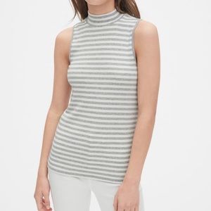 🛍 GAP Mock Neck Top